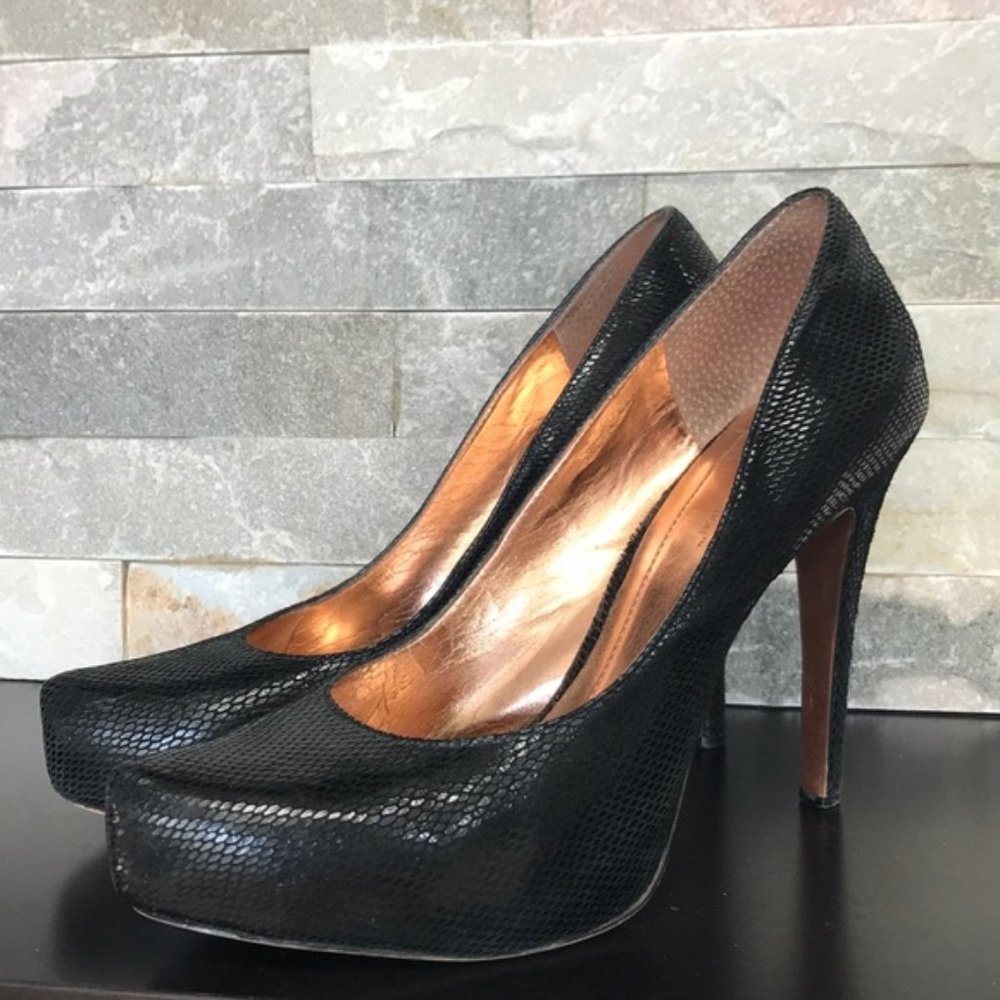 BCBGeneration Women's Pump
